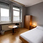 Pensionat Zimmervermietung Boerdequell - Fuer Monteure Hecklingen (Salzlandkreis)