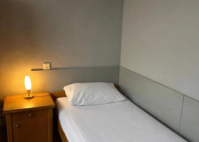 Gæstehus Zimmervermietung Boerdequell - Fuer Monteure Hecklingen (Salzlandkreis)